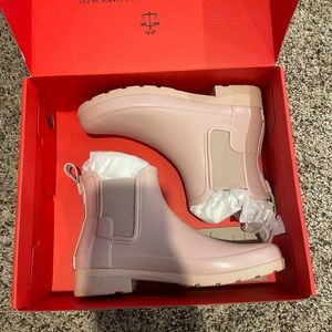 Brand new pink Chelsea boots